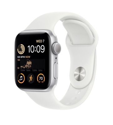 Фото 1 — Apple Watch SE 2022 44 мм Серебристый, спортивный ремешок белого цвета